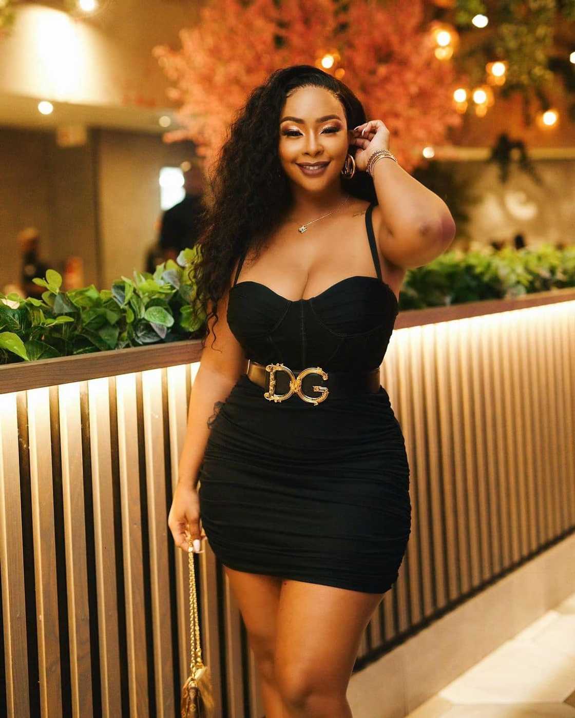 Beautiful black women with curvy bodies Beautiful black women with curvy bodies