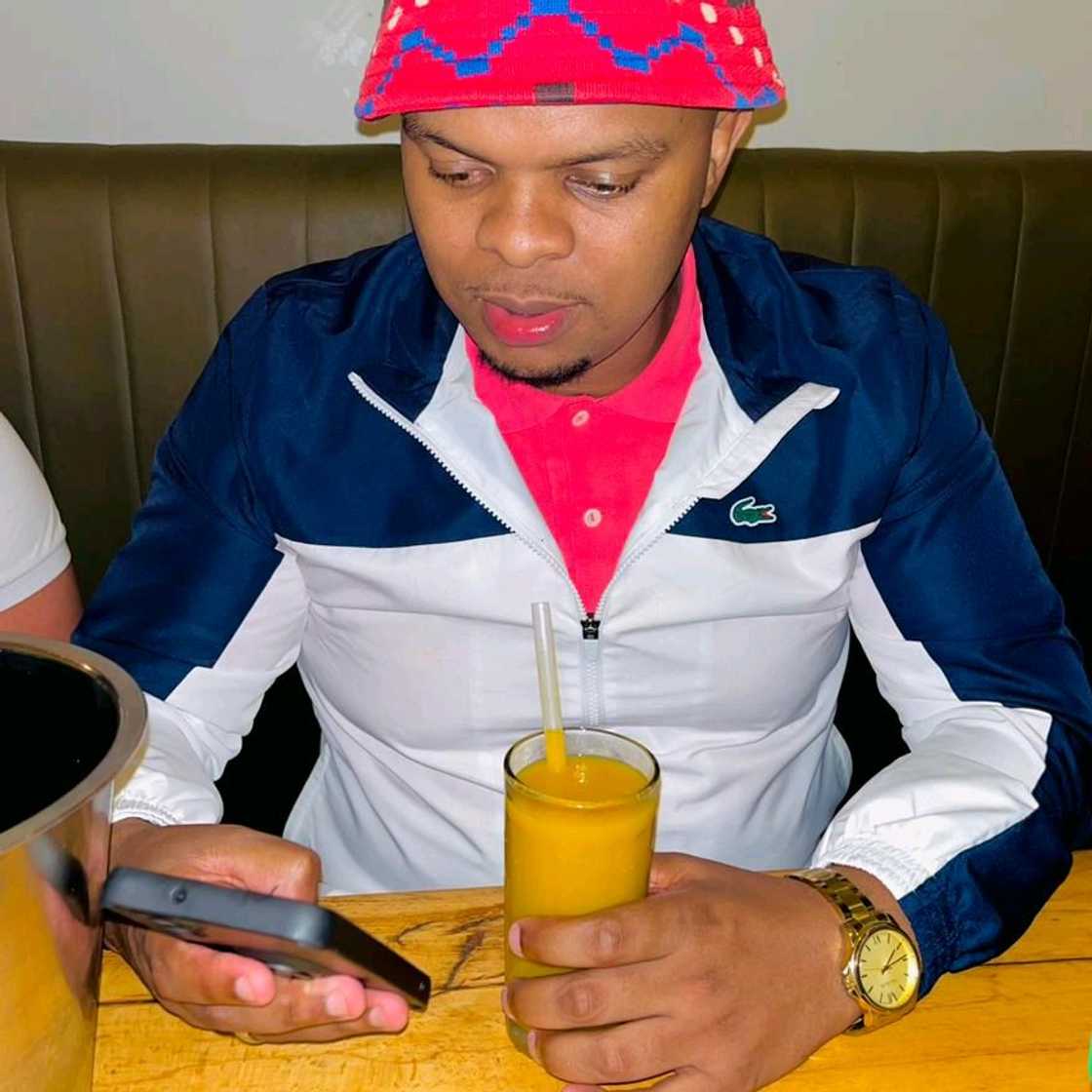 One of the girl's teachers joined the comments to praise her for being a respectful and hardworking learner