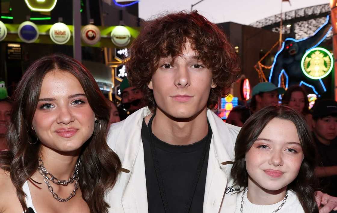 Madeleine McGraw (L), Mason Thames, and Violet McGraw attend the Opening Night Celebration of Halloween Horror Nights at Universal Studios Hollywood on September 07, 2023 Madeleine McGraw (L), Mason Thames, and Violet McGraw attend the Opening Night Celebration of Halloween Horror Nights at Universal Studios Hollywood on September 07, 2023