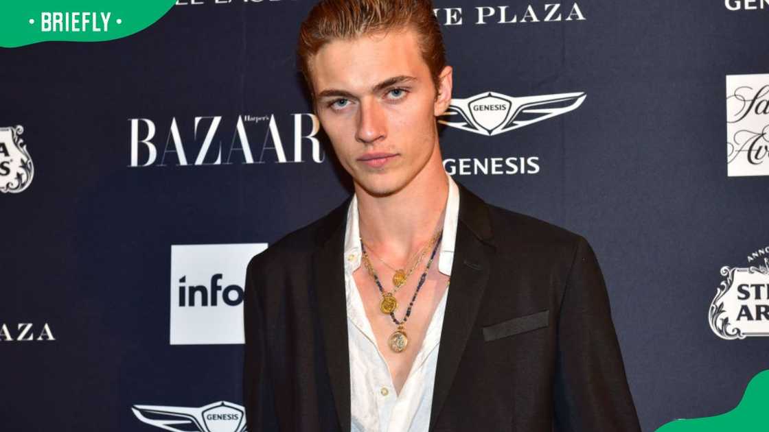 Lucky Blue Smith at a Harper’s Bazaar event in 2018