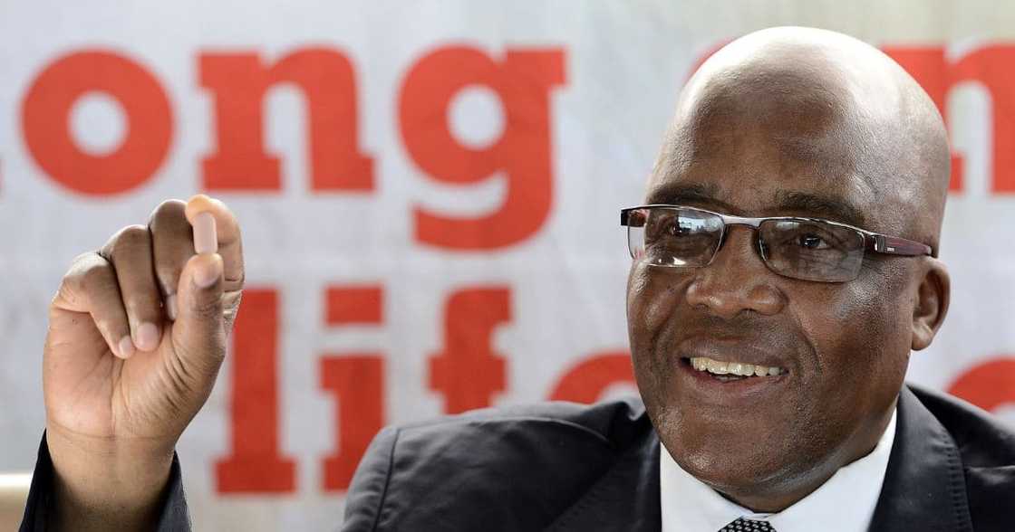 Aaron Motsoaledi Aaron Motsoaledi