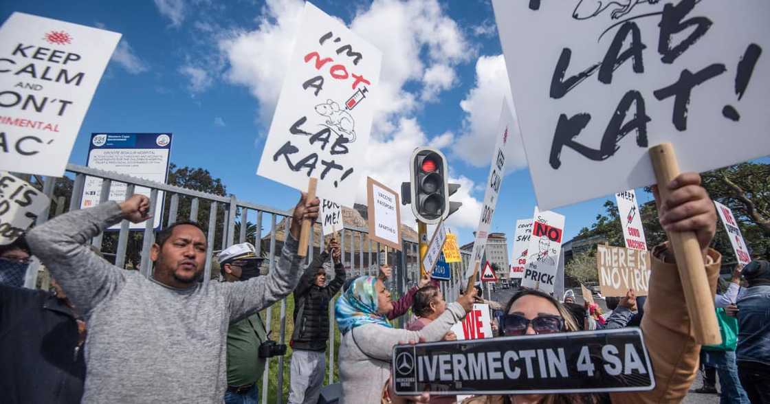Anti-Vaccine Passports Protests, mask mandates, President Cyril Ramaphosa, Covid-19, coronavirus Anti-Vaccine Passports Protests, mask mandates, President Cyril Ramaphosa, Covid-19, coronavirus
