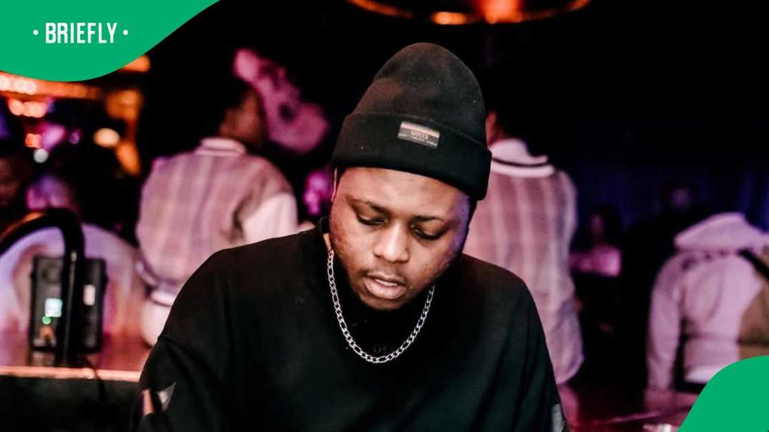 Kelvin Momo sets new South African music record Kelvin Momo sets new South African music record