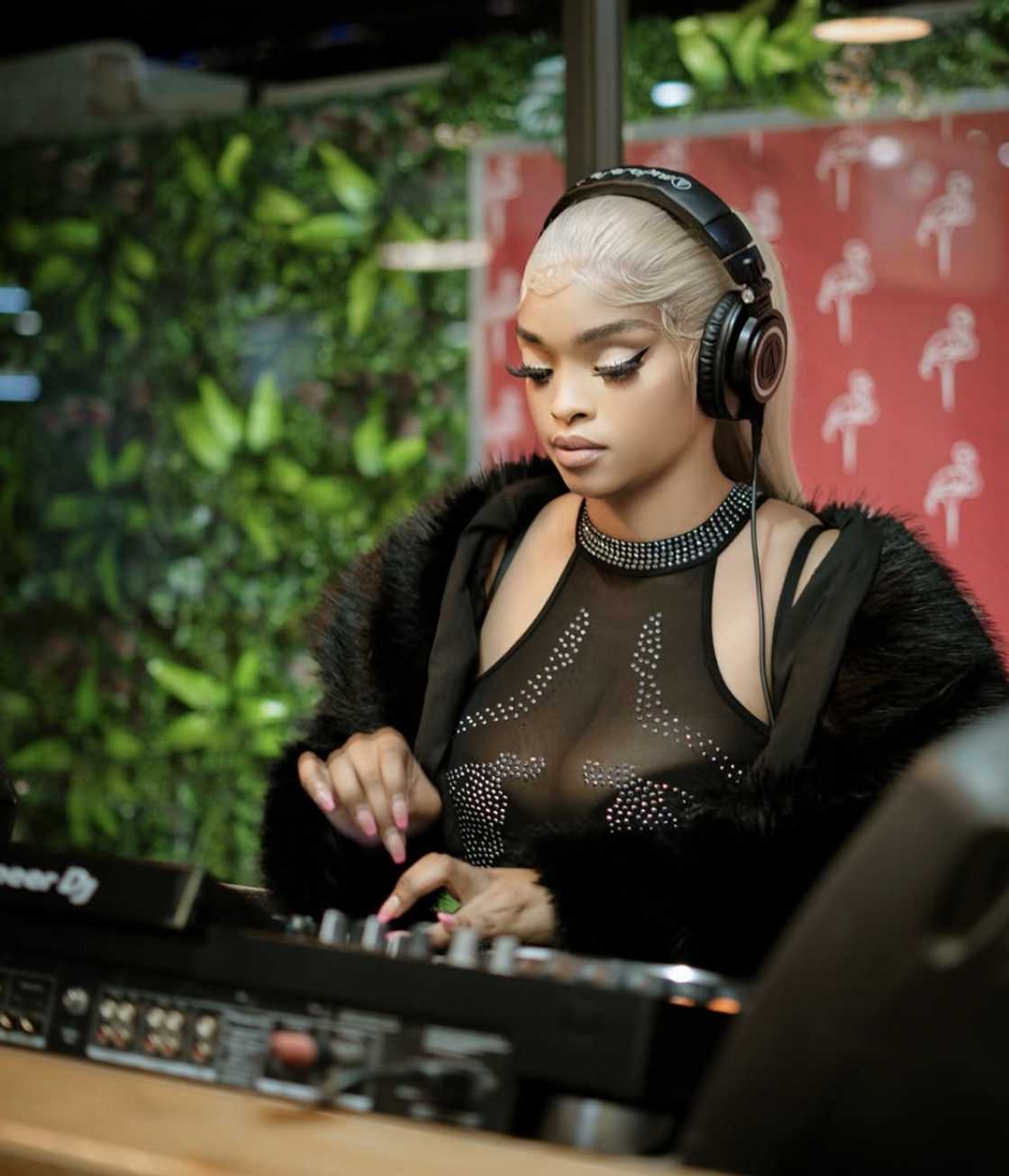 Mzansi weighed in on DJ Zinzi Kahnish's ordeal