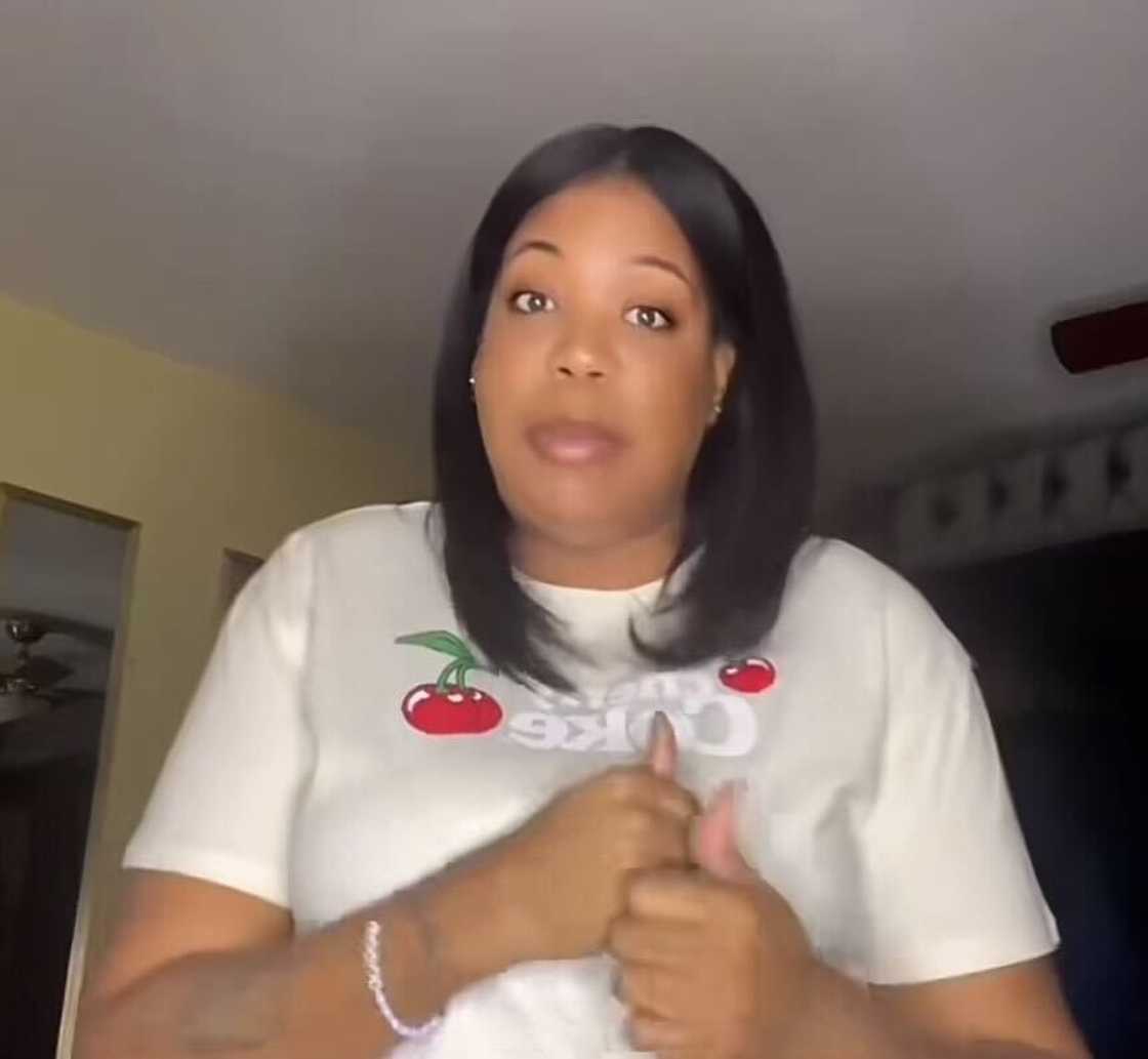 A lady discovered her boyfriend cheating through a smart TV.