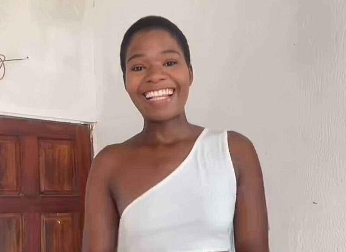A woman impressed South Africans by showcasing her two weeks' Facebook earnings from monetisation. A woman impressed South Africans by showcasing her two weeks' Facebook earnings from monetisation.