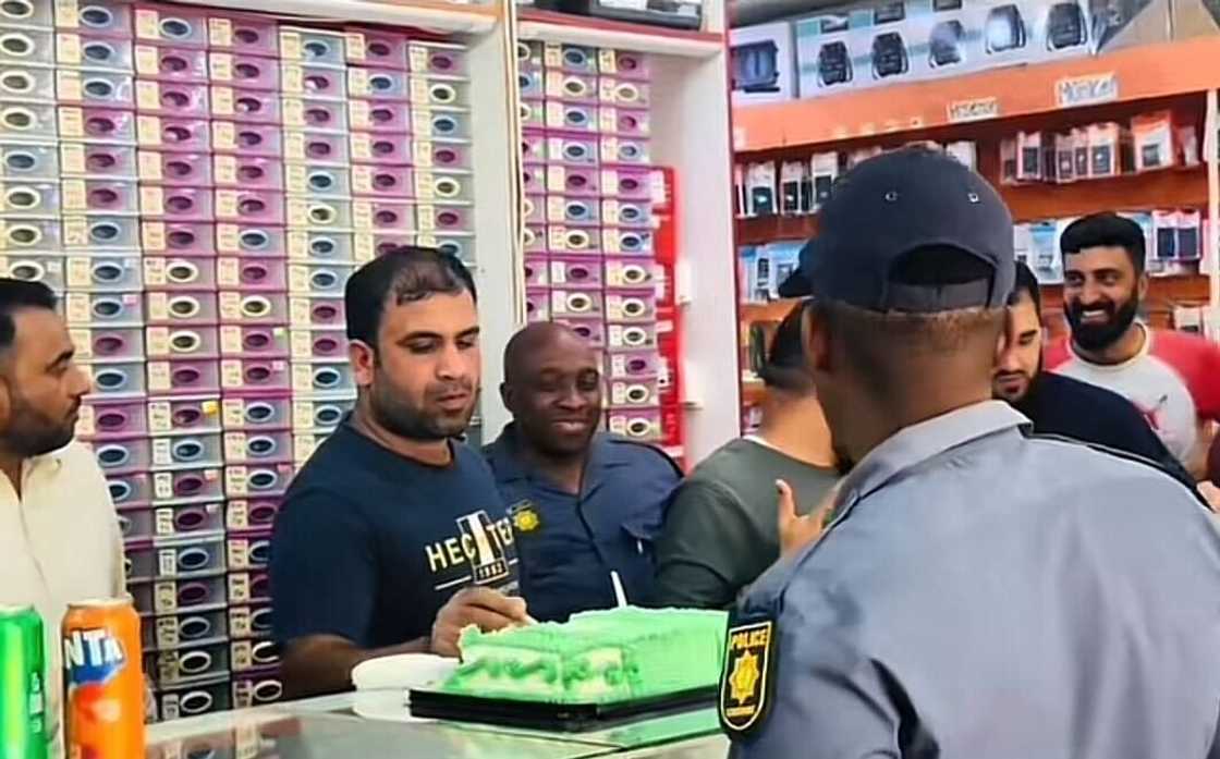 A group of South African police officers joined the Pakistan Independence Day celebration with the Pakistani community in Mzansi. A group of South African police officers joined the Pakistan Independence Day celebration with the Pakistani community in Mzansi.