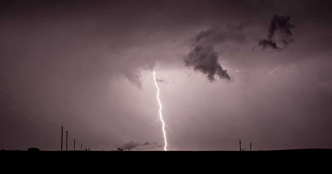 Lightning, injury, ER24 Lightning, injury, ER24