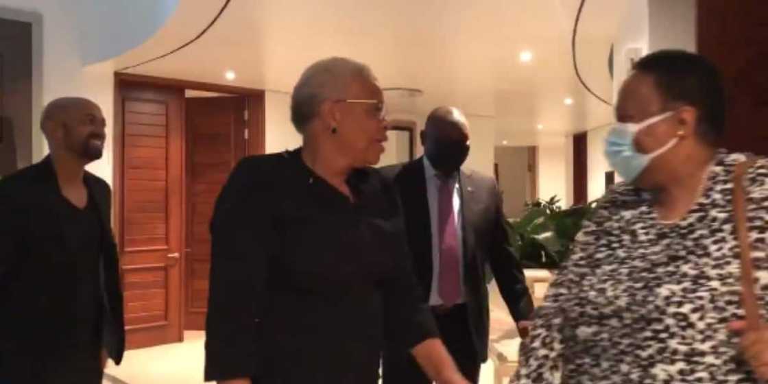 Cyril Ramaphosa Visits Former 1st Lady, Graça Machel, Shares Clip Cyril Ramaphosa Visits Former 1st Lady, Graça Machel, Shares Clip