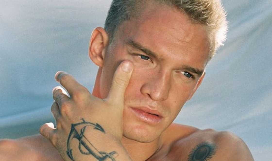 Cody Simpson bella Cody Simpson bella