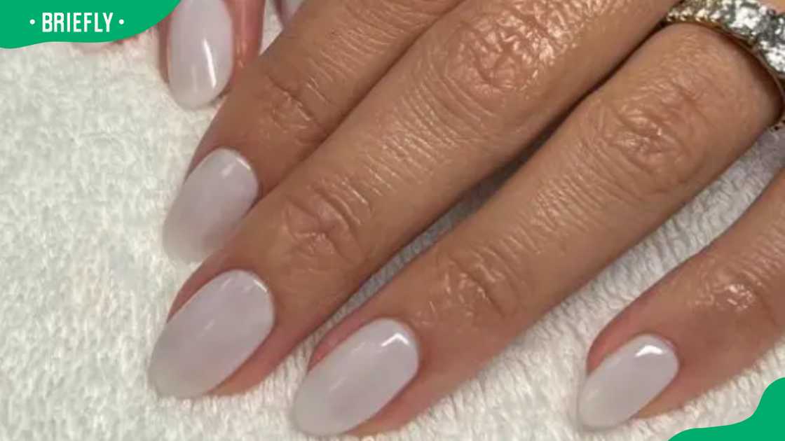 Light silver almond design Light silver almond design