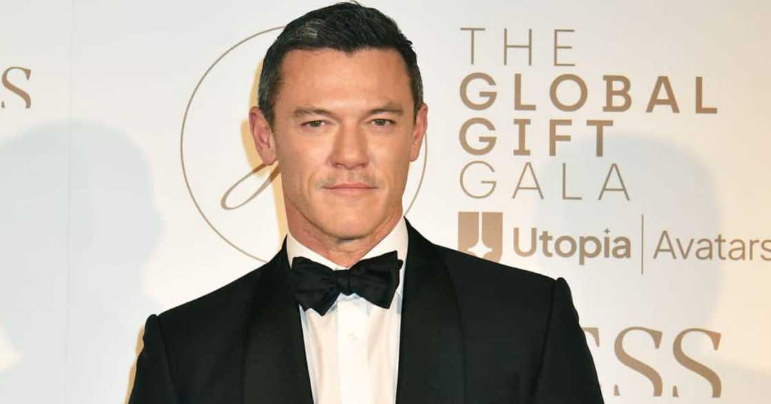 Does Luke Evans have children?