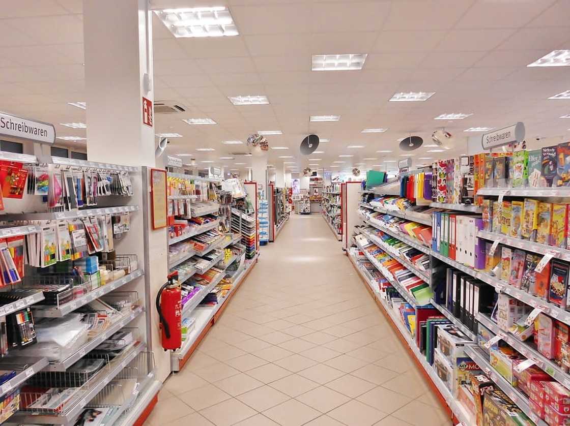 Makro stores Makro stores