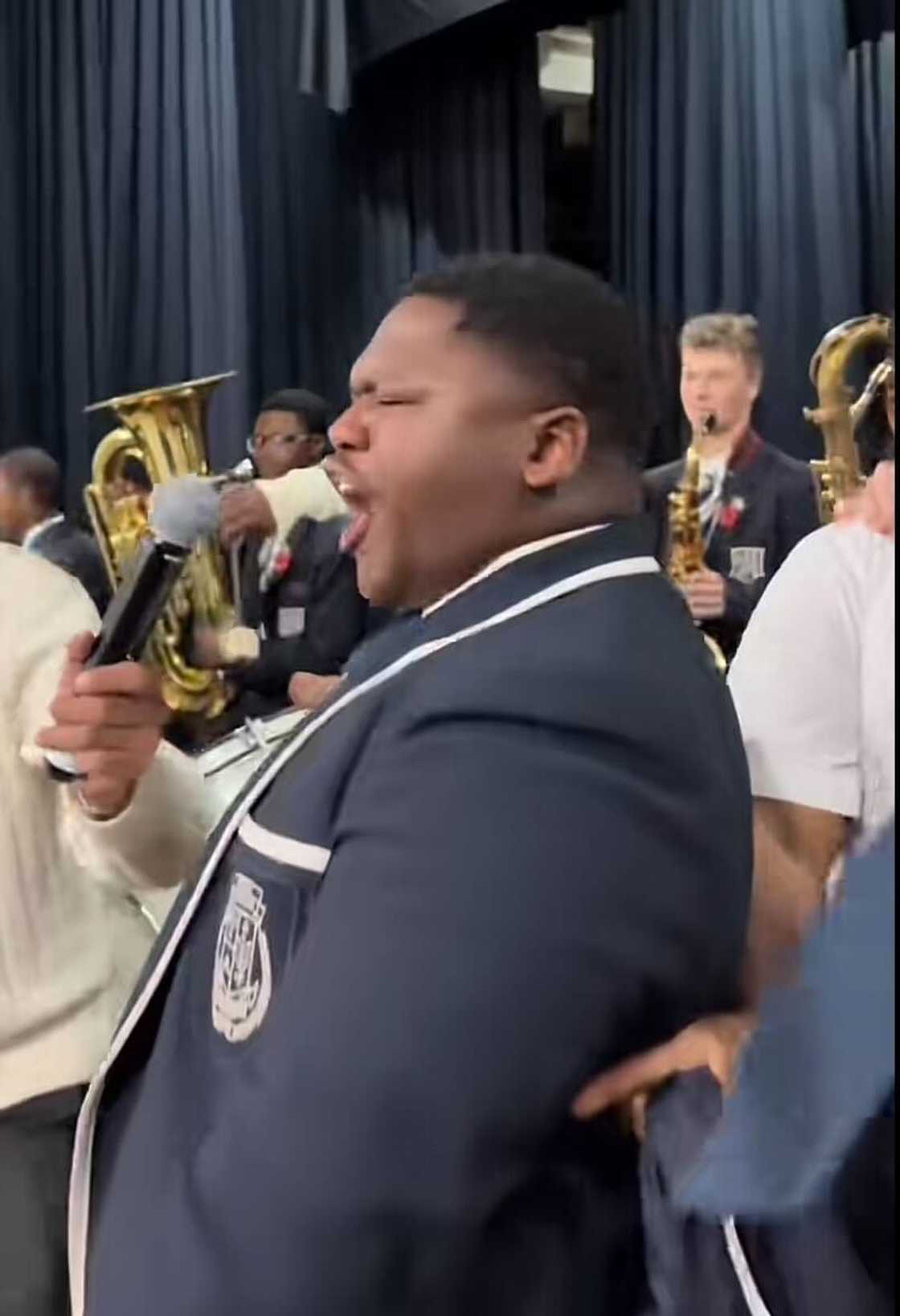 Wynberg Boys’ High learners showed off their incredible school spirit, leaving South Africans in awe online.