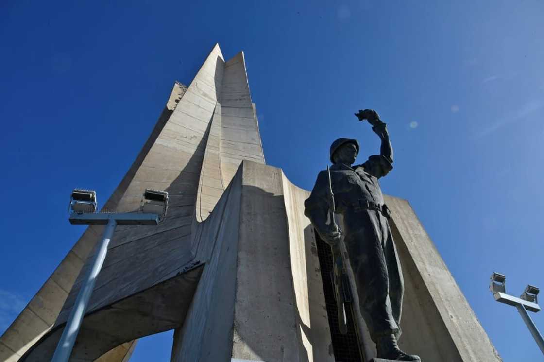 Algeria won its independence following a gruelling eight-year war, which ended with the signing in March 1962 of the Evian Accords Algeria won its independence following a gruelling eight-year war, which ended with the signing in March 1962 of the Evian Accords