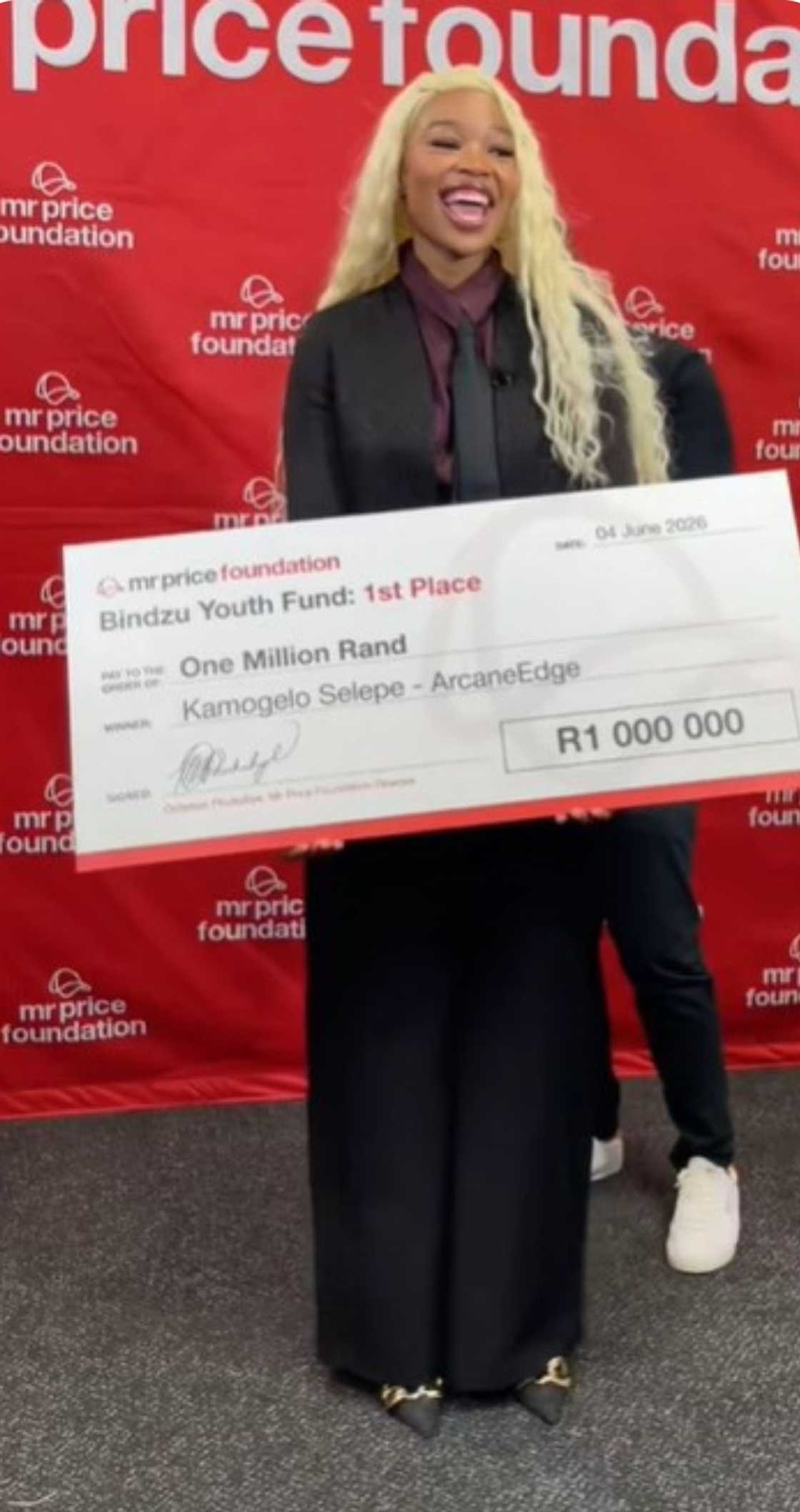 Woman in early 20s bags R1 million Woman in early 20s bags R1 million