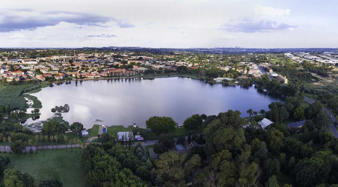 Helen Zille was at Florida lake with her own inflatable canoe Helen Zille was at Florida lake with her own inflatable canoe