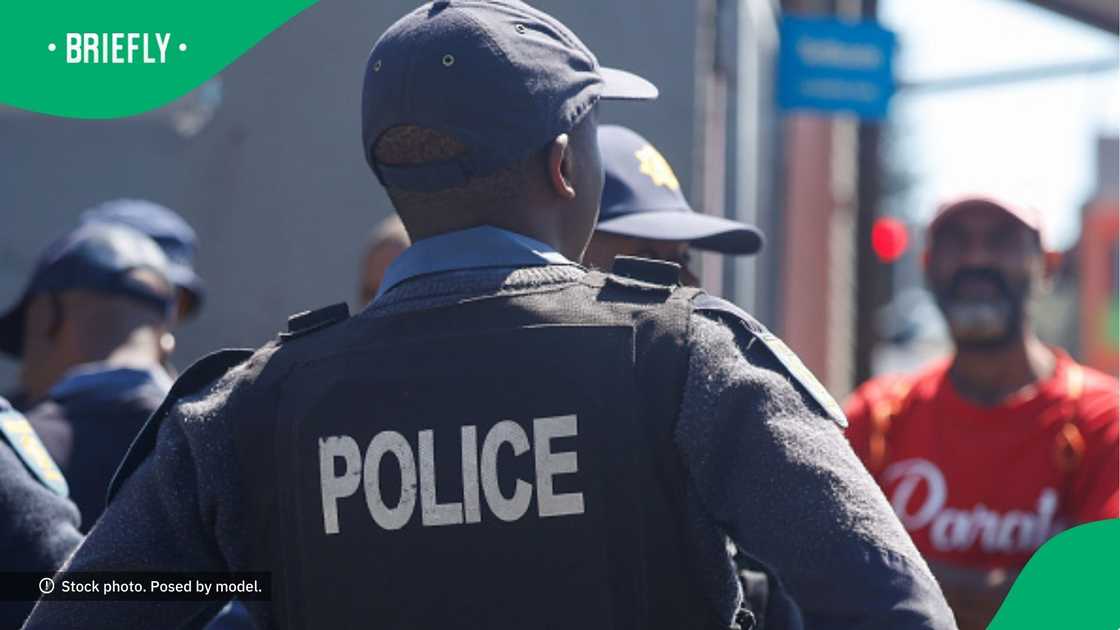 SAPS stuggles with allegedly drunk man