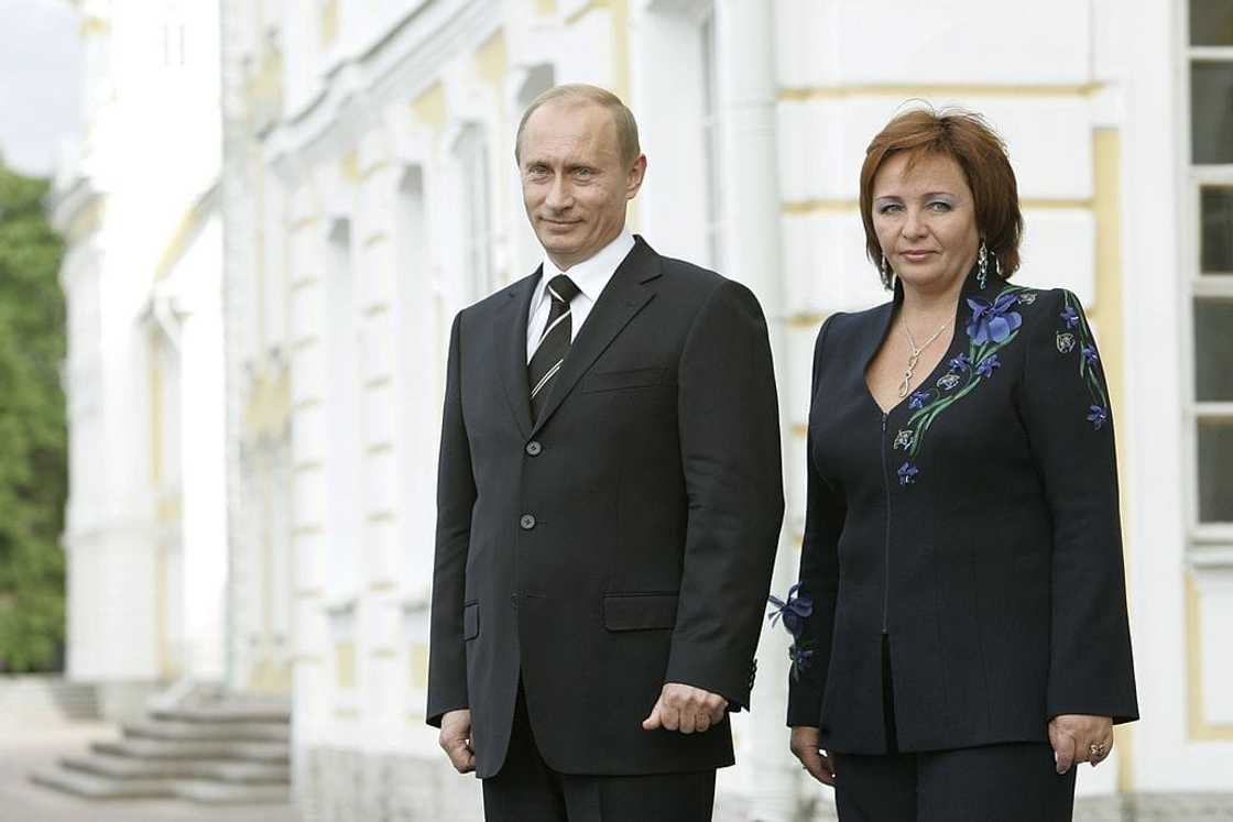 G8 leaders attend an informal dinner with their spouses.
Source: Gilles BASSIGNAC/Getty Images.