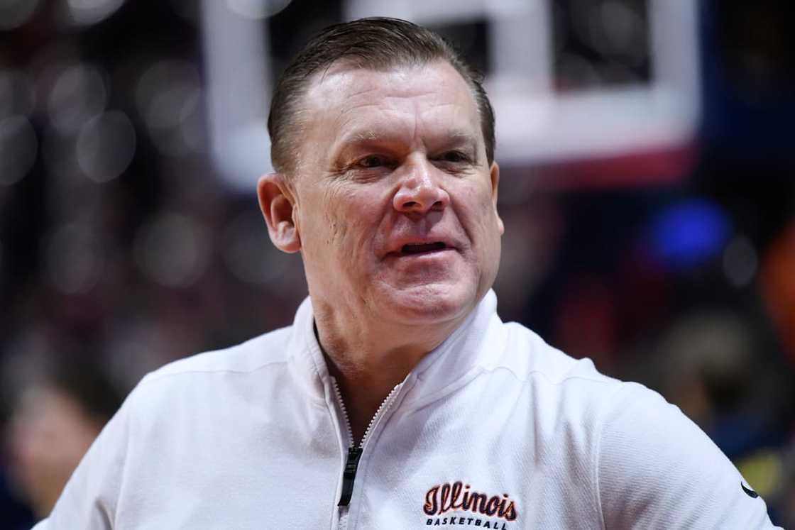 Brad Underwood looks on before the college basketball game between the Michigan Wolverines and the Illinois Fighting Illini Brad Underwood looks on before the college basketball game between the Michigan Wolverines and the Illinois Fighting Illini