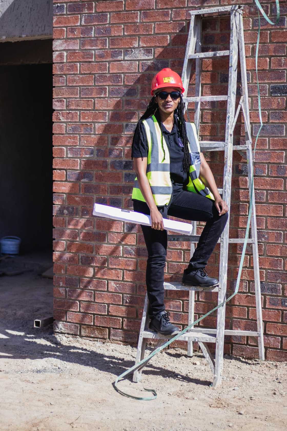 Neo Mdaka gives us a glimpse into what her life is like when she is on site. Neo Mdaka gives us a glimpse into what her life is like when she is on site.
