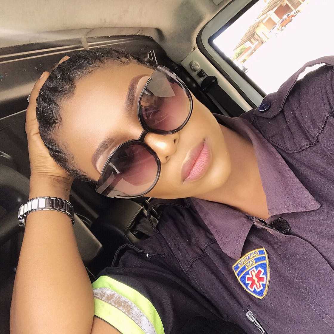 She then headed to the kitchen after bathing, and made herself smoothies before heading to the gym She then headed to the kitchen after bathing, and made herself smoothies before heading to the gym