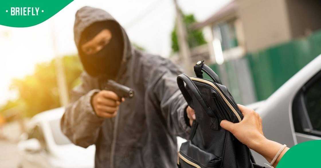 Woman killed over cellphone Woman killed over cellphone