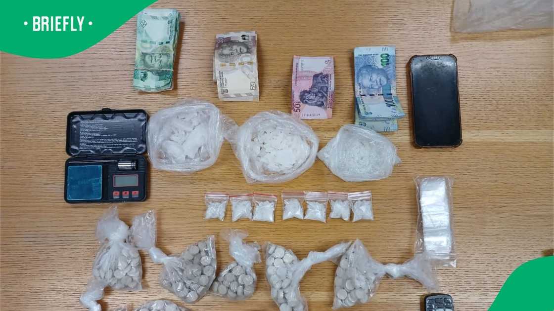 Northern Cape SAPS Arrests 4 for Drug Possession, South Africans Amused by Photo of the Evidence Northern Cape SAPS Arrests 4 for Drug Possession, South Africans Amused by Photo of the Evidence