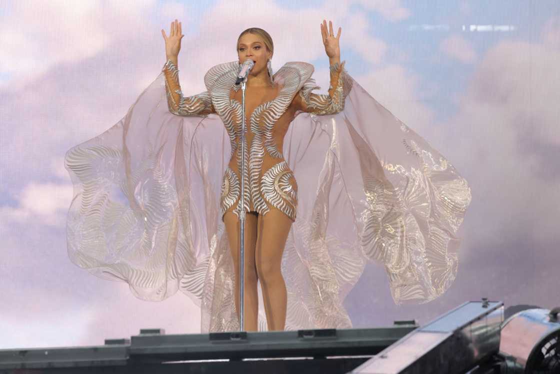 Beyone wins Grammy for country album Beyone wins Grammy for country album