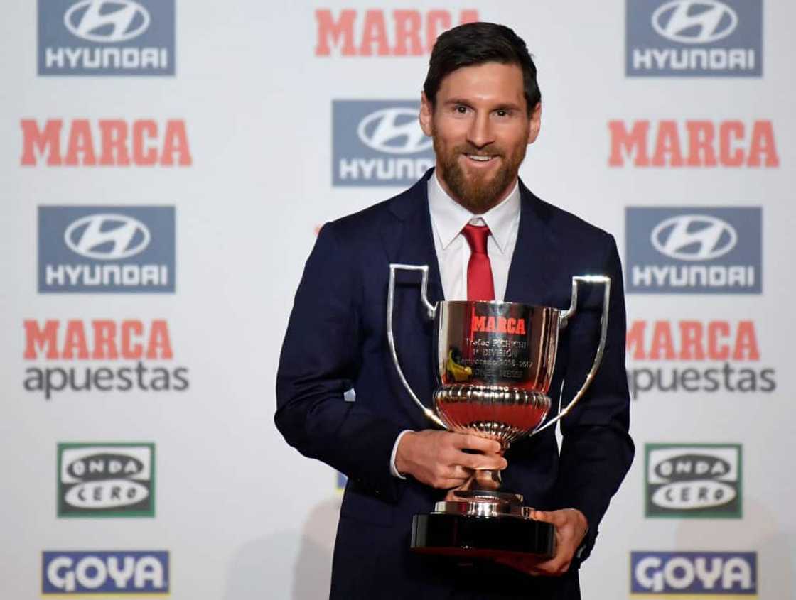 Lionel Messi wins record 8th Spanish League top scorer's award with 30 goals last season Lionel Messi wins record 8th Spanish League top scorer's award with 30 goals last season