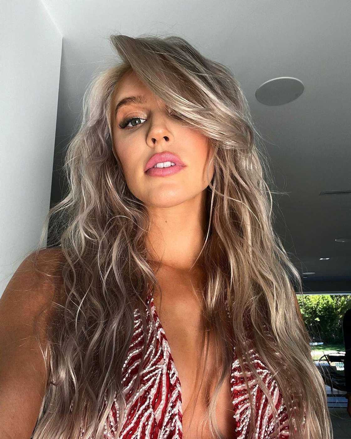 Alexandra Cooper Alexandra Cooper