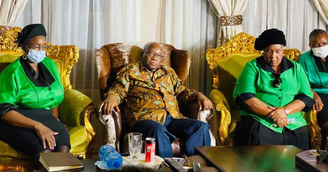 Zuma hosts another tea party at Nkandla with the ANC Women's League Zuma hosts another tea party at Nkandla with the ANC Women's League