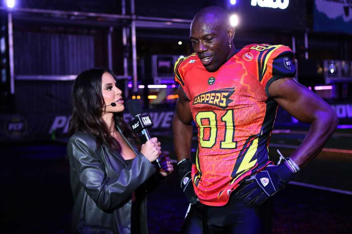 Charly Arnolt interviewing Terrel Owens Charly Arnolt interviewing Terrel Owens