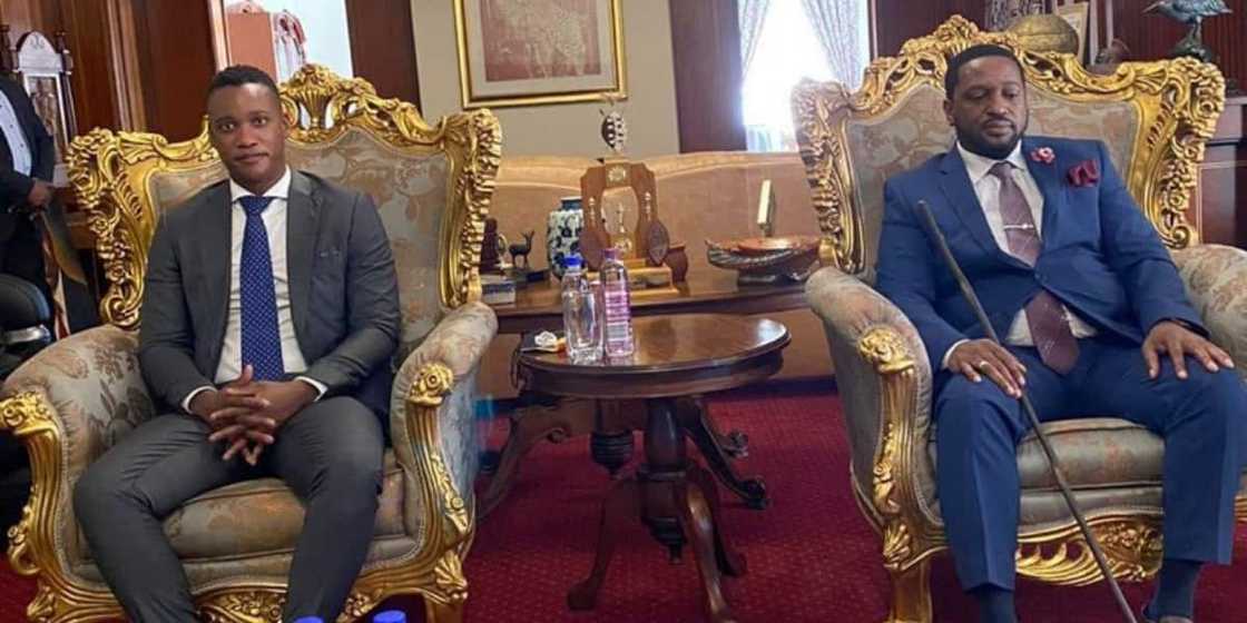 Duduzane Zuma & King MisuZulu Seen Together, SA Reacts: “Rise Zulu Nation”