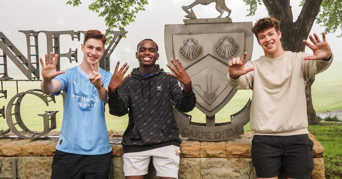 Kearsney College top achievers who obtained seven or more distinctions. Kearsney College top achievers who obtained seven or more distinctions.