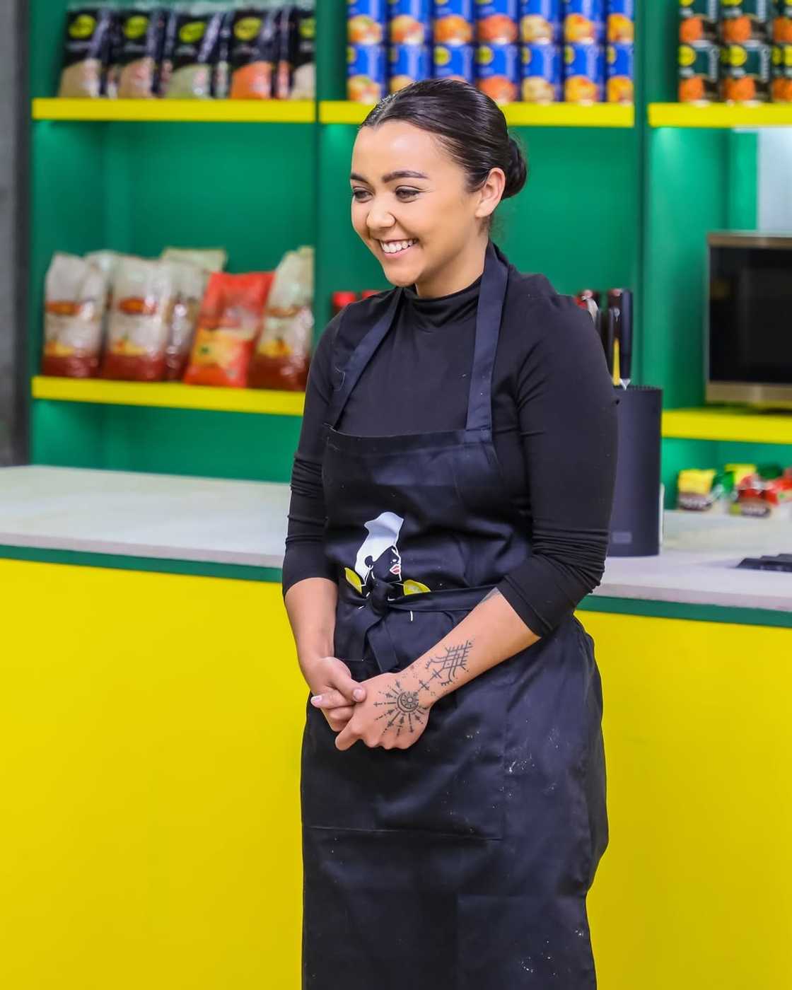 Others pleaded with her to make a video of how she prepares an avocado roll Others pleaded with her to make a video of how she prepares an avocado roll