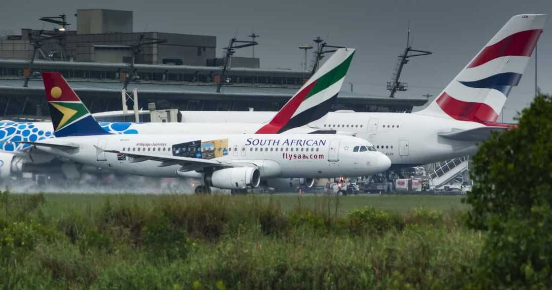 Zimbabwe airline, in debt, owes R2.8 billion, International airlines, SAA, airlines can't pay dividends Zimbabwe airline, in debt, owes R2.8 billion, International airlines, SAA, airlines can't pay dividends