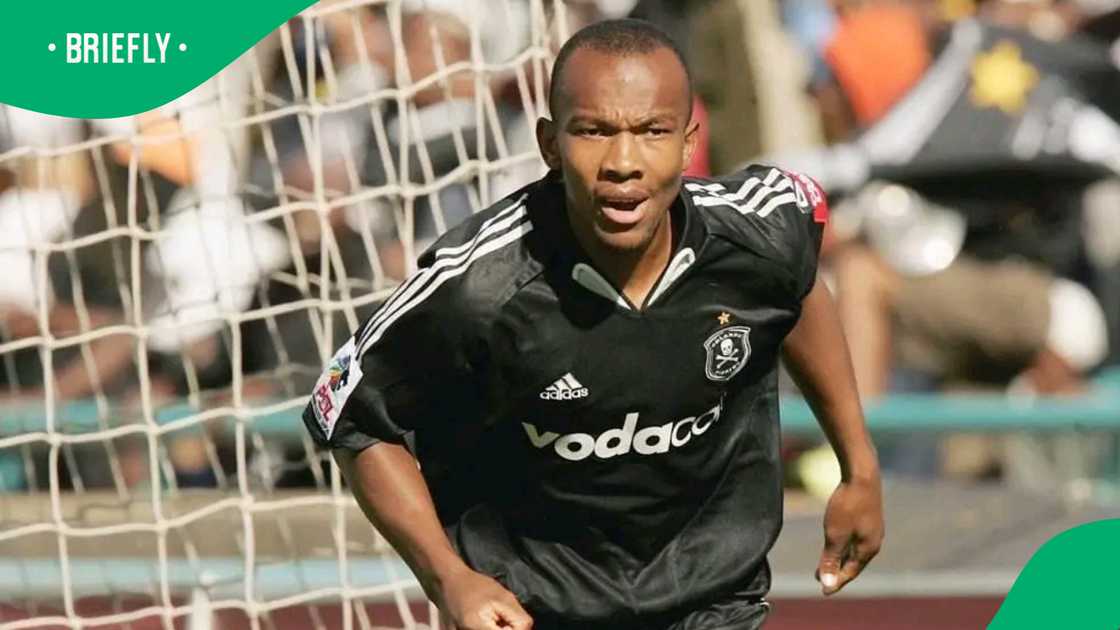 Former Orlando Pirates star Lebohang "Cheeseboy" Mokoena has cautioned rising talent Relebohile Mofokeng about the challenges that come with fame. Former Orlando Pirates star Lebohang "Cheeseboy" Mokoena has cautioned rising talent Relebohile Mofokeng about the challenges that come with fame.