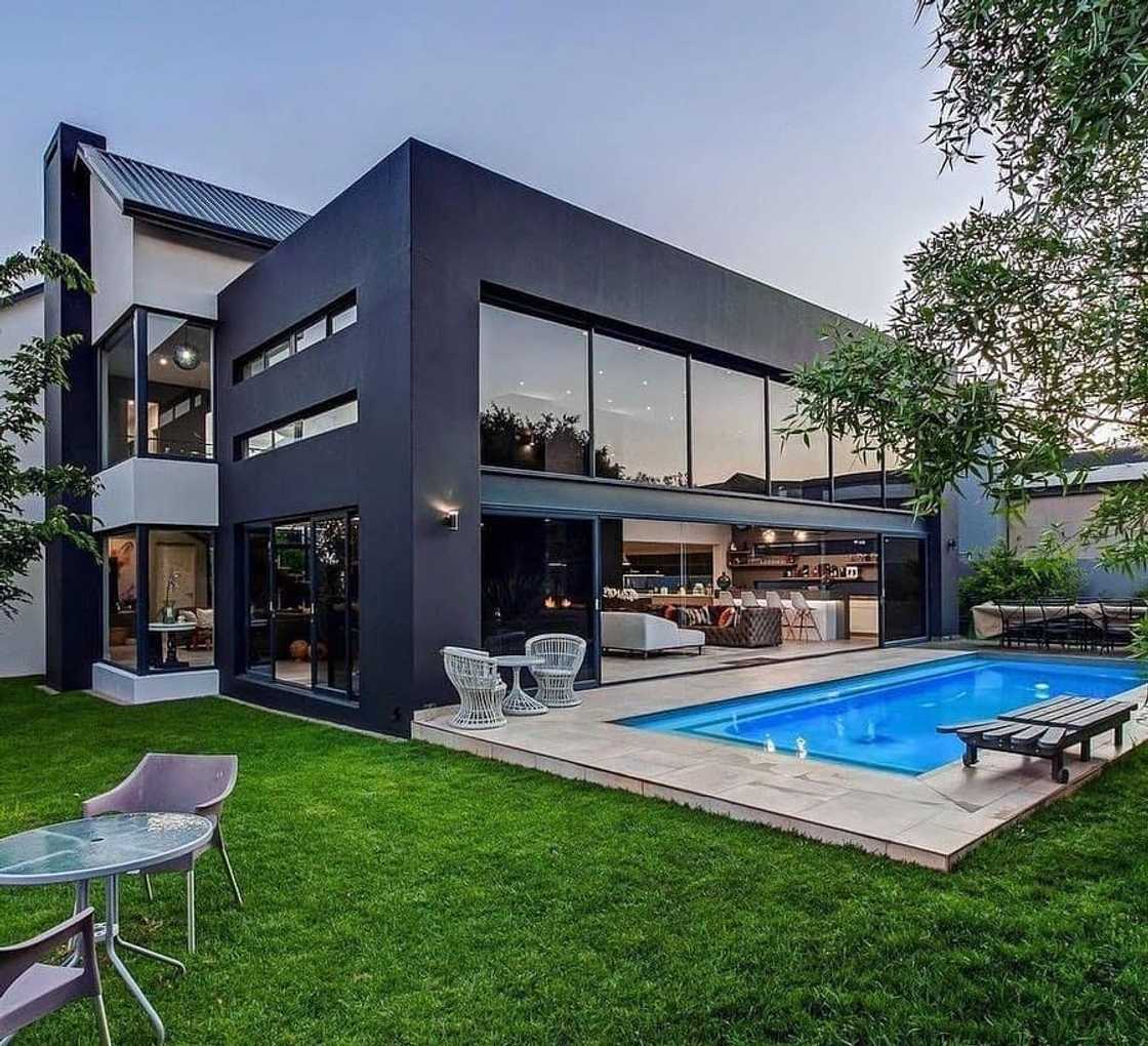Which place has the most beautiful houses in South Africa? Which place has the most beautiful houses in South Africa?