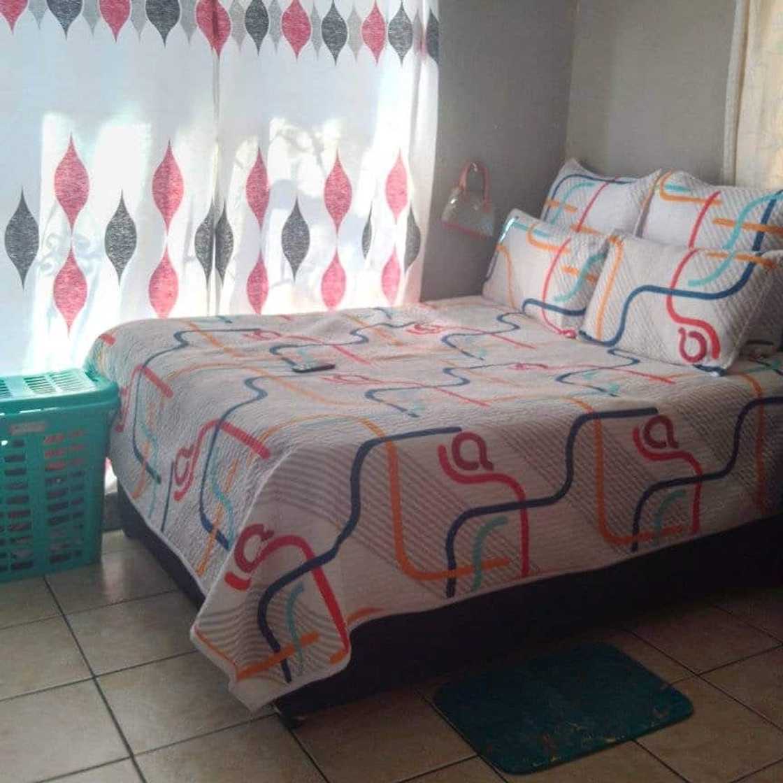 The young woman's bedroom. The young woman's bedroom.