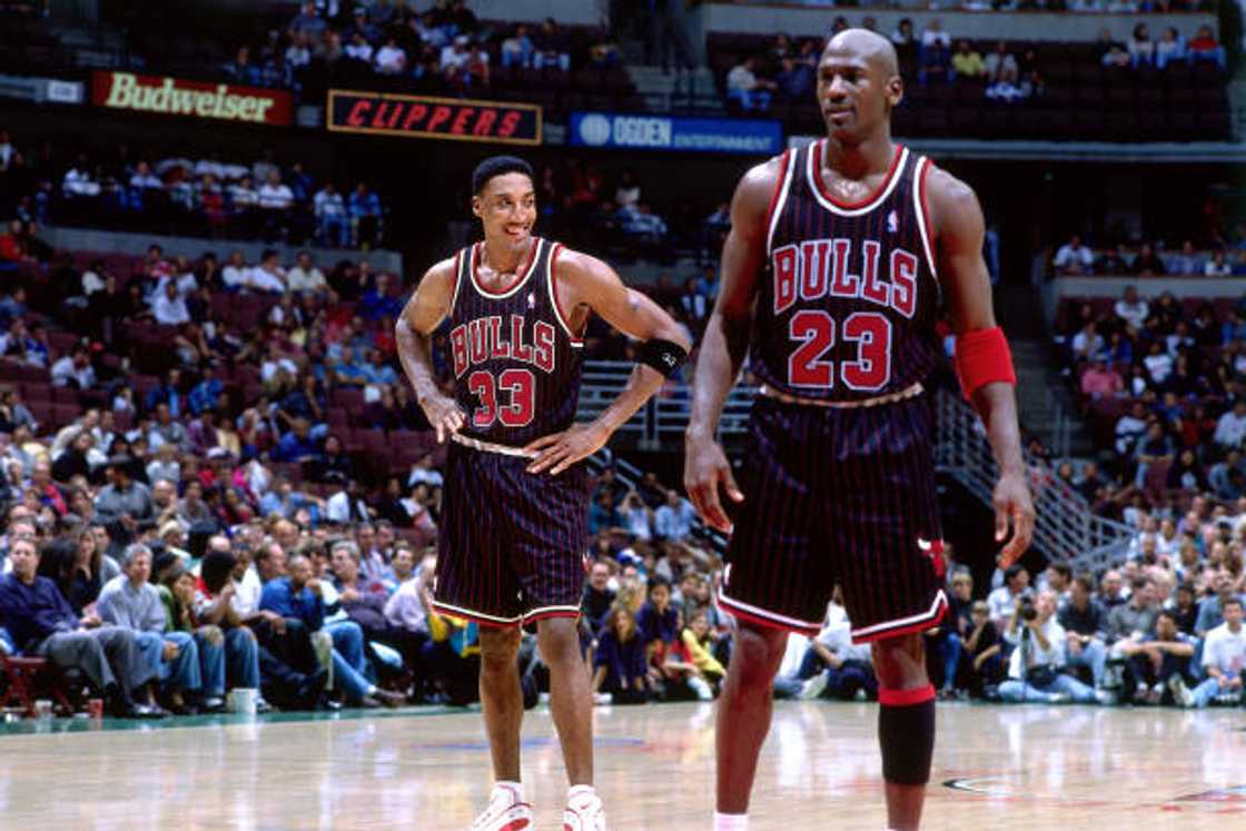 Scottie Pippen and Michael Jordan at the Los Angeles Memorial Sports Arena in Los Angeles Scottie Pippen and Michael Jordan at the Los Angeles Memorial Sports Arena in Los Angeles