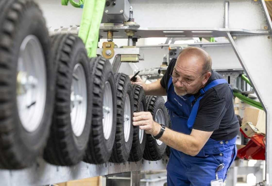 More than 80 cities and towns worldwide have already adopted aerial tramways More than 80 cities and towns worldwide have already adopted aerial tramways