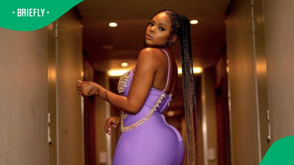 Londie London's singing stuns gans Londie London's singing stuns gans