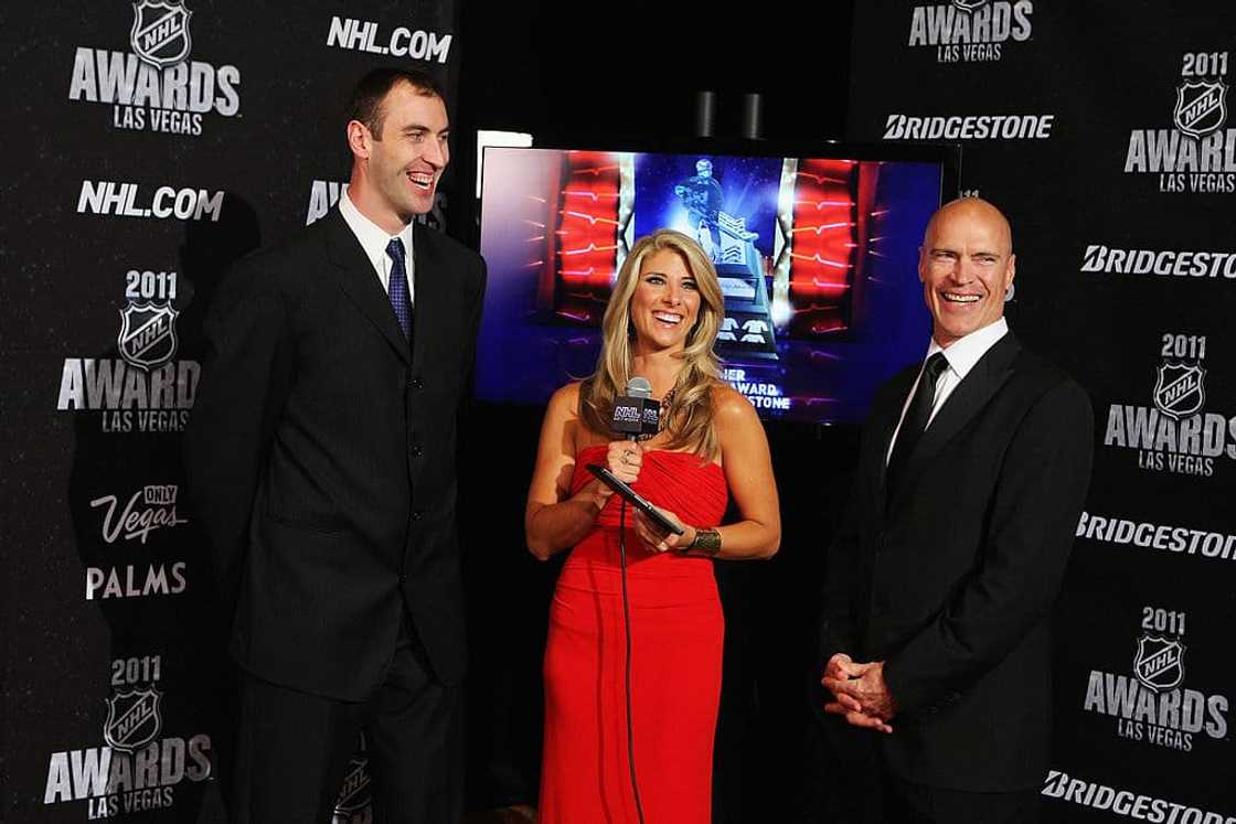 What does Joe Buck's wife do? What does Joe Buck's wife do?
