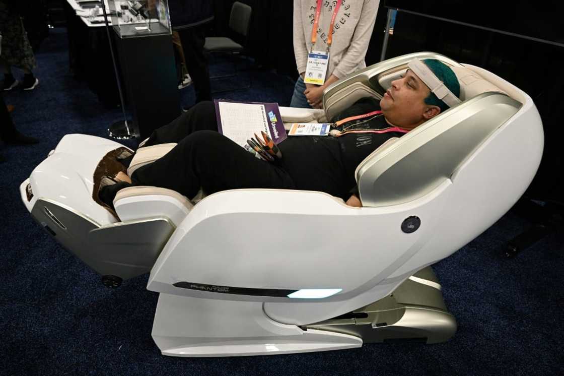 A Bodyfriend massage chair billed as a medical device kneads muscles, applies heat and even pulses electromagnetic waves that are supposed to ease aches and pains A Bodyfriend massage chair billed as a medical device kneads muscles, applies heat and even pulses electromagnetic waves that are supposed to ease aches and pains