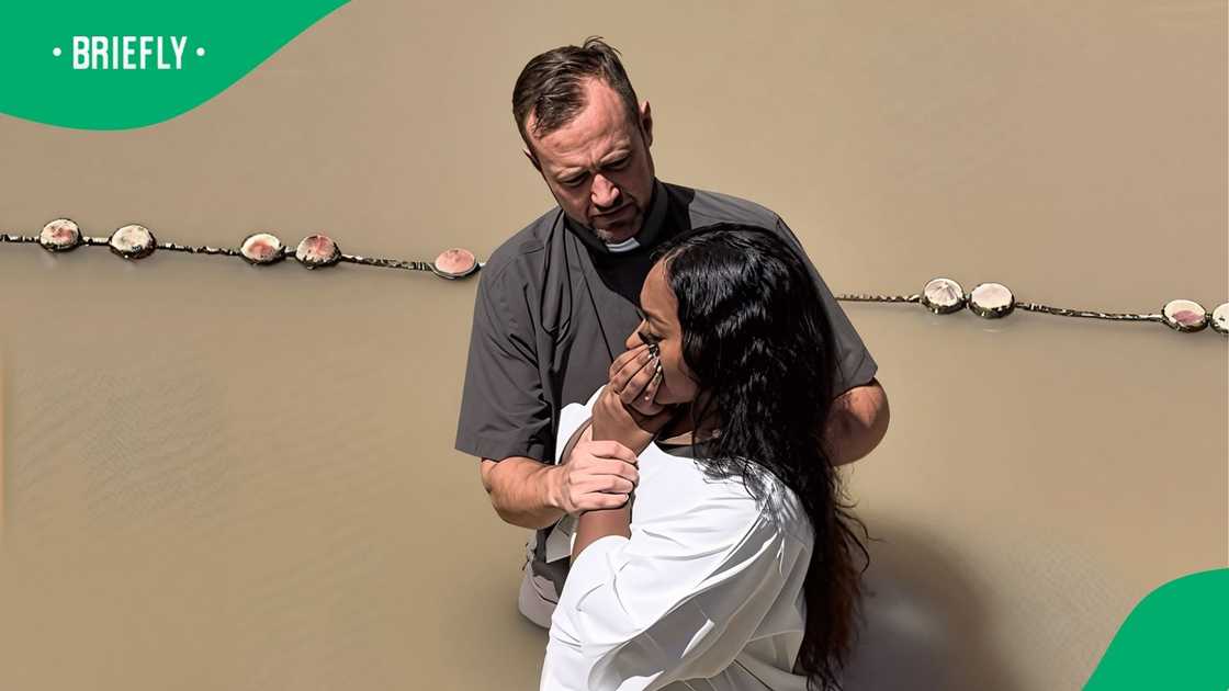 Woman loses wig during baptism