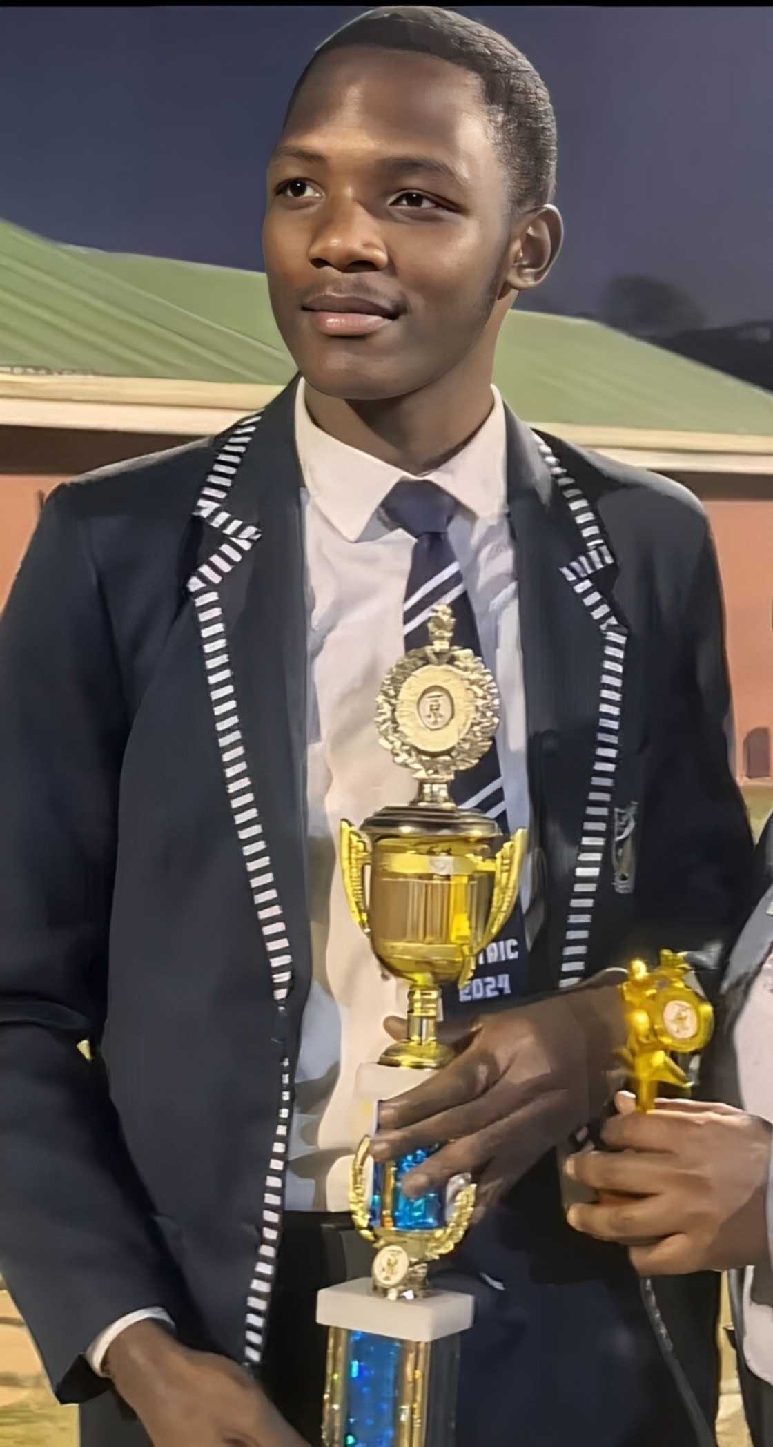 A man expressed how universities rejected him despite having six distinctions. A man expressed how universities rejected him despite having six distinctions.