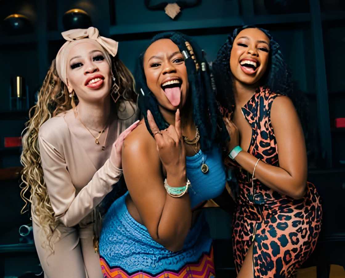The Modiselle sisters looked beautiful on their graduation day The Modiselle sisters looked beautiful on their graduation day