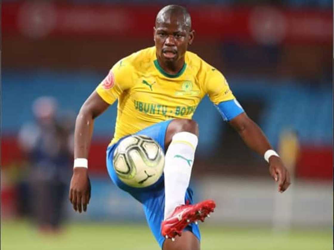 Hlompho Kekana biography: age, measurements, nationality, family, current team, goals, stats, car, house and Instagram