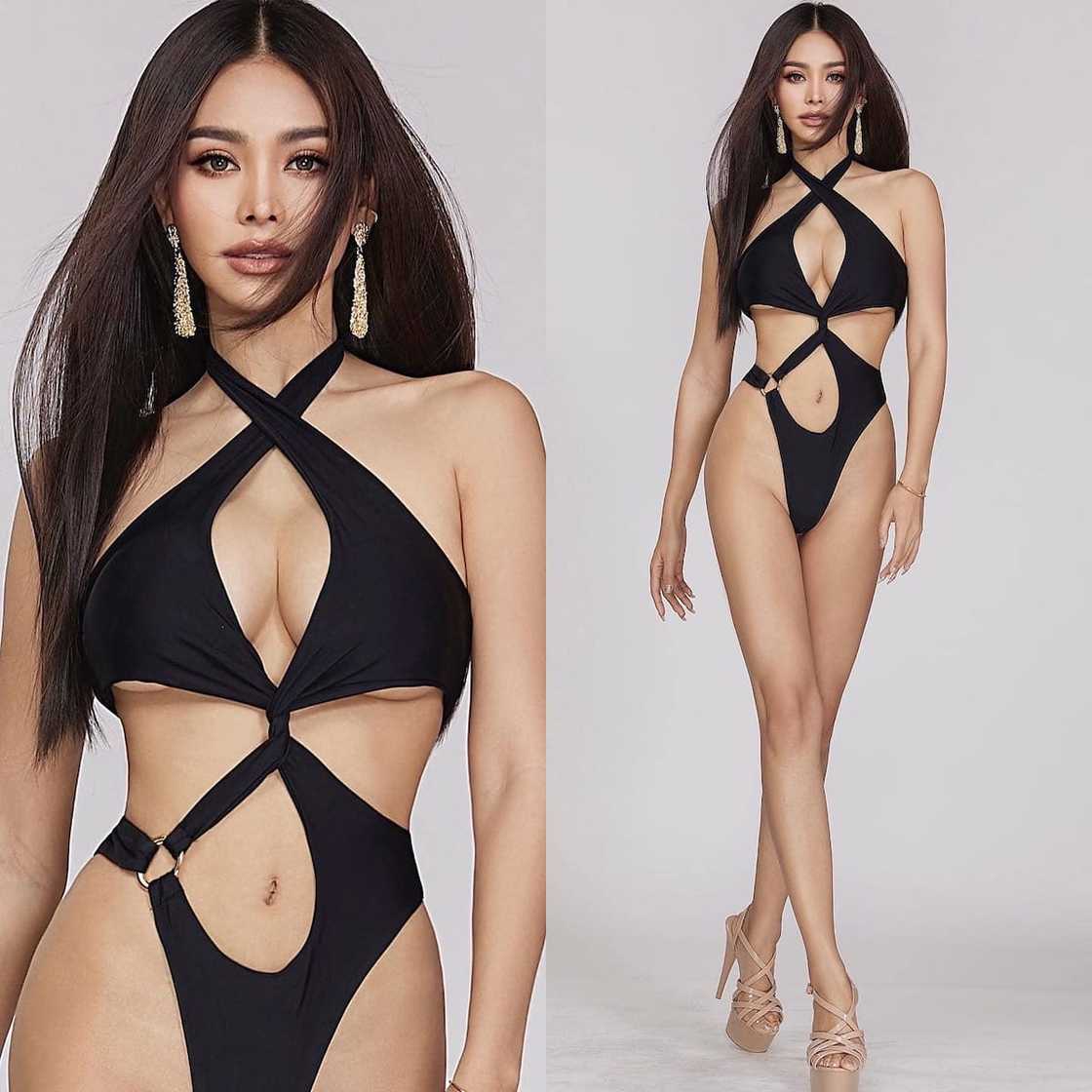 How do you know if a one-piece swimsuit fits?